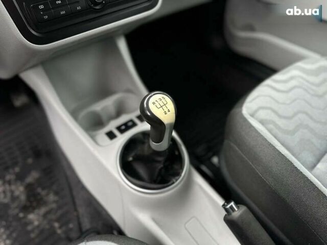 Шкода Фабия, объемом двигателя 1.4 л и пробегом 227 тыс. км за 5500 $, фото 26 на Automoto.ua