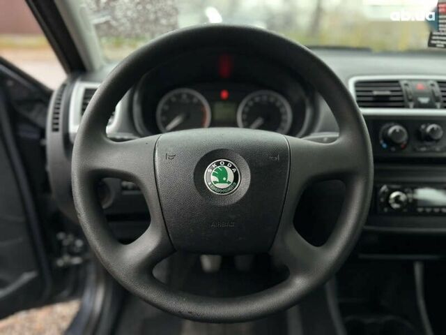 Шкода Фабія, об'ємом двигуна 1.4 л та пробігом 217 тис. км за 5700 $, фото 25 на Automoto.ua