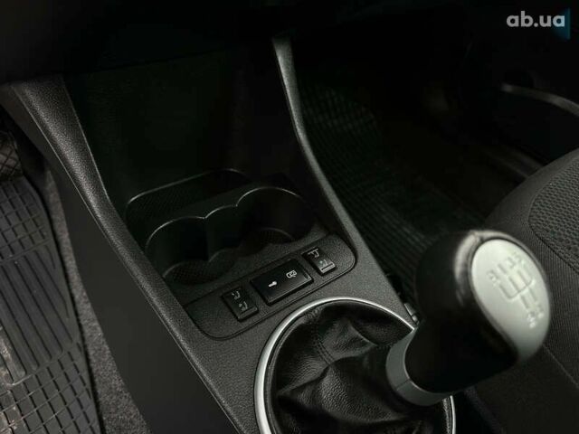Шкода Фабия, объемом двигателя 1.4 л и пробегом 224 тыс. км за 5800 $, фото 29 на Automoto.ua
