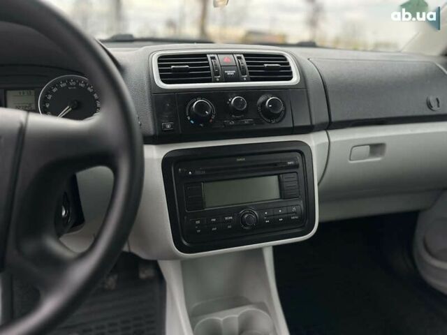 Шкода Фабия, объемом двигателя 1.4 л и пробегом 227 тыс. км за 5500 $, фото 25 на Automoto.ua
