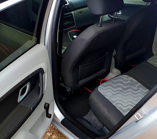 Шкода Фабия, объемом двигателя 1.9 л и пробегом 300 тыс. км за 5100 $, фото 10 на Automoto.ua