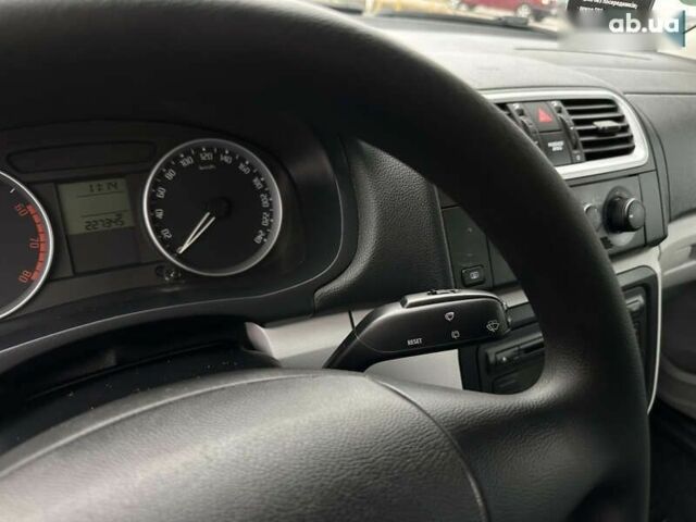 Шкода Фабия, объемом двигателя 1.4 л и пробегом 227 тыс. км за 5500 $, фото 28 на Automoto.ua