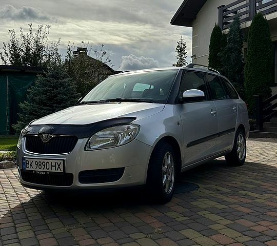 Шкода Фабія, об'ємом двигуна 1.6 л та пробігом 208 тис. км за 6500 $, фото 10 на Automoto.ua