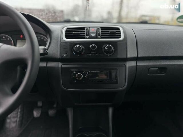 Шкода Фабія, об'ємом двигуна 1.4 л та пробігом 217 тис. км за 5700 $, фото 29 на Automoto.ua