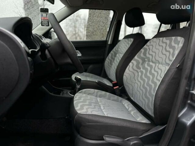 Шкода Фабія, об'ємом двигуна 1.4 л та пробігом 217 тис. км за 5700 $, фото 22 на Automoto.ua