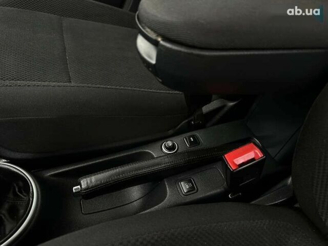 Шкода Фабия, объемом двигателя 1.4 л и пробегом 224 тыс. км за 5800 $, фото 24 на Automoto.ua