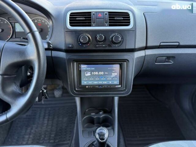Шкода Фабія, об'ємом двигуна 1.4 л та пробігом 186 тис. км за 5500 $, фото 21 на Automoto.ua