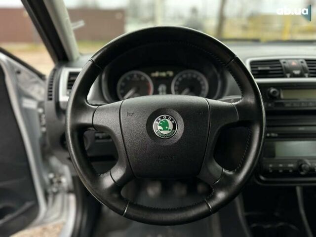 Шкода Фабия, объемом двигателя 1.4 л и пробегом 224 тыс. км за 5800 $, фото 27 на Automoto.ua