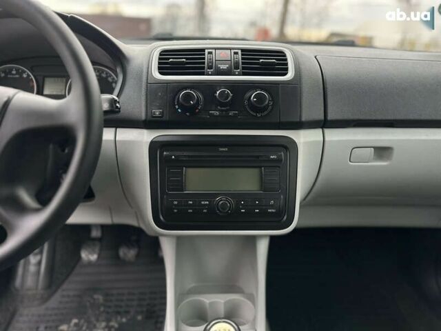 Шкода Фабия, объемом двигателя 1.4 л и пробегом 227 тыс. км за 5500 $, фото 27 на Automoto.ua
