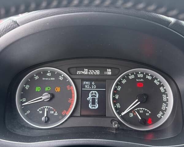 Шкода Фабия, объемом двигателя 1.6 л и пробегом 237 тыс. км за 6600 $, фото 24 на Automoto.ua