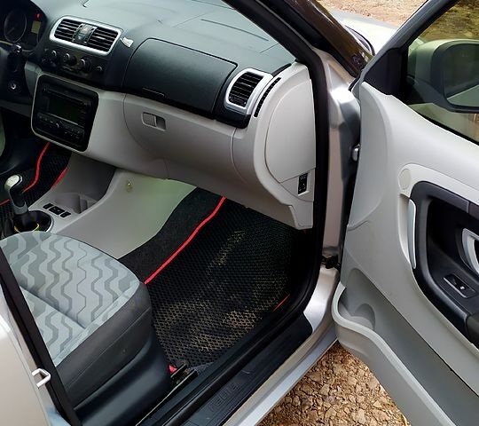 Шкода Фабия, объемом двигателя 1.9 л и пробегом 300 тыс. км за 5100 $, фото 12 на Automoto.ua