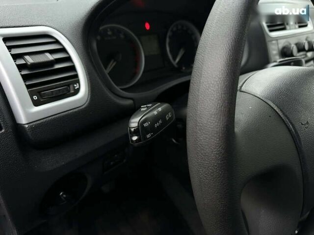 Шкода Фабія, об'ємом двигуна 1.4 л та пробігом 217 тис. км за 5700 $, фото 24 на Automoto.ua