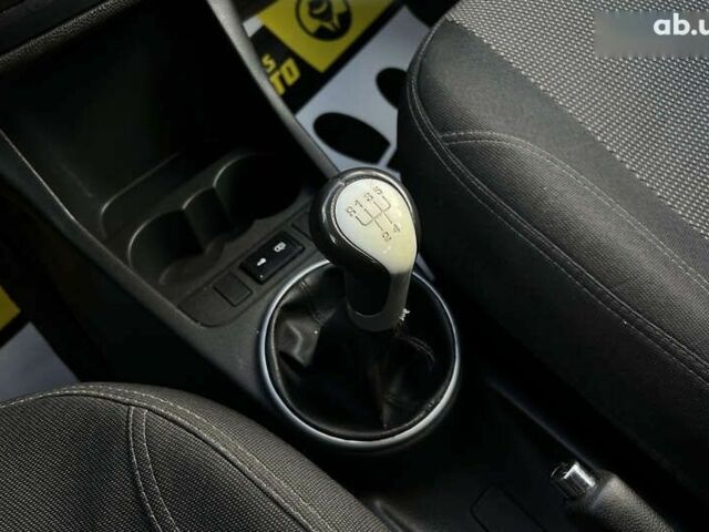 Шкода Фабия, объемом двигателя 1.4 л и пробегом 245 тыс. км за 5200 $, фото 15 на Automoto.ua