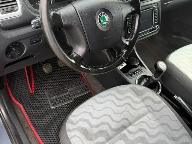 Шкода Фабія, об'ємом двигуна 1.4 л та пробігом 265 тис. км за 4999 $, фото 16 на Automoto.ua