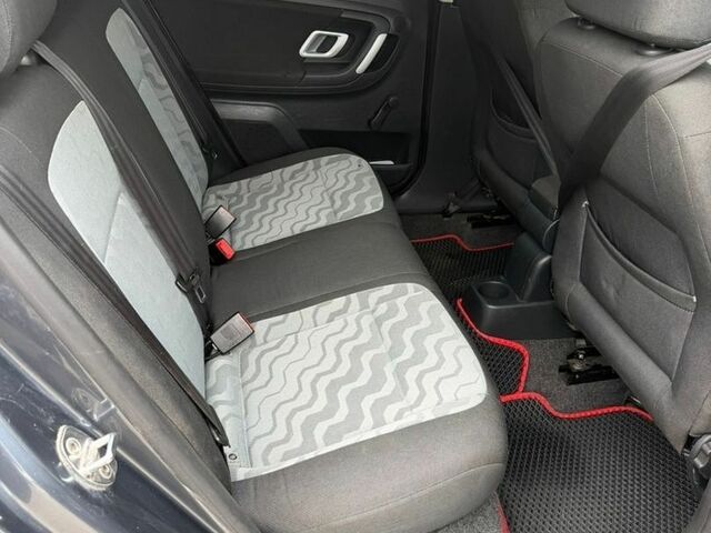 Шкода Фабія, об'ємом двигуна 1.4 л та пробігом 265 тис. км за 4999 $, фото 7 на Automoto.ua