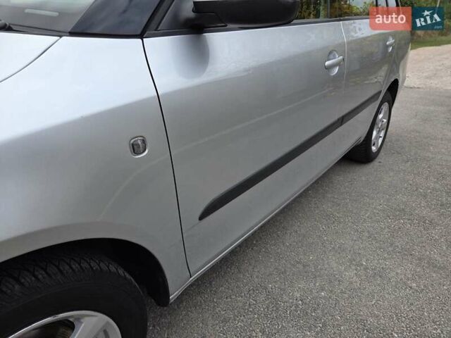 Шкода Фабія, об'ємом двигуна 1.4 л та пробігом 172 тис. км за 6550 $, фото 3 на Automoto.ua