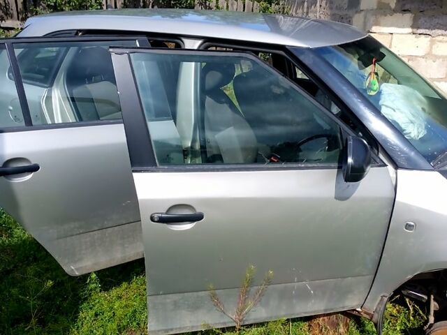 Шкода Фабия, объемом двигателя 1.4 л и пробегом 360 тыс. км за 1500 $, фото 5 на Automoto.ua