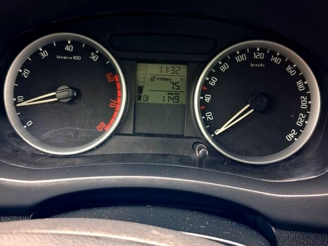 Шкода Фабія, об'ємом двигуна 1.4 л та пробігом 216 тис. км за 5850 $, фото 6 на Automoto.ua