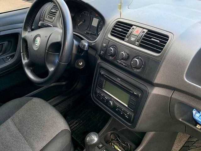 Шкода Фабия, объемом двигателя 1.2 л и пробегом 296 тыс. км за 5000 $, фото 3 на Automoto.ua