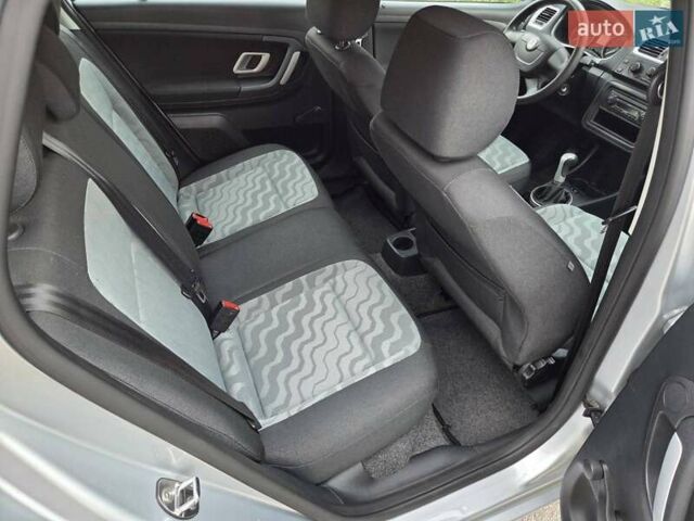 Шкода Фабія, об'ємом двигуна 1.4 л та пробігом 172 тис. км за 6550 $, фото 18 на Automoto.ua