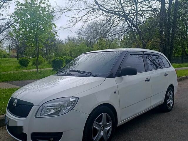 Шкода Фабия, объемом двигателя 1.4 л и пробегом 264 тыс. км за 4500 $, фото 3 на Automoto.ua