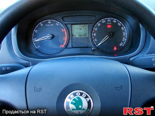 Шкода Фабія, об'ємом двигуна 1.4 л та пробігом 190 тис. км за 5500 $, фото 5 на Automoto.ua