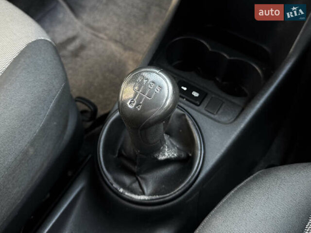 Шкода Фабия, объемом двигателя 1.2 л и пробегом 240 тыс. км за 4450 $, фото 41 на Automoto.ua