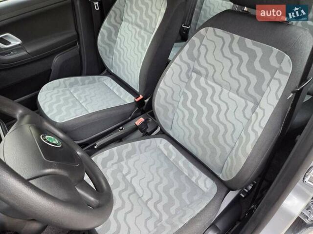 Шкода Фабія, об'ємом двигуна 1.4 л та пробігом 172 тис. км за 6550 $, фото 15 на Automoto.ua