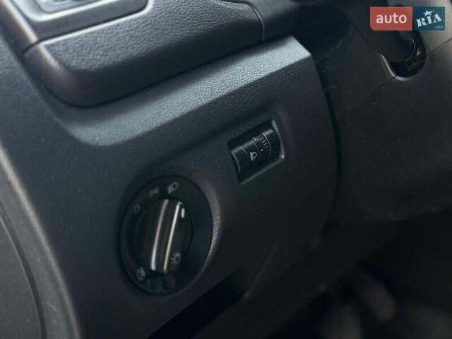 Шкода Фабия, объемом двигателя 1.2 л и пробегом 240 тыс. км за 4450 $, фото 32 на Automoto.ua