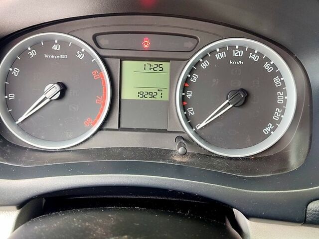 Шкода Фабия, объемом двигателя 1.4 л и пробегом 192 тыс. км за 5800 $, фото 4 на Automoto.ua