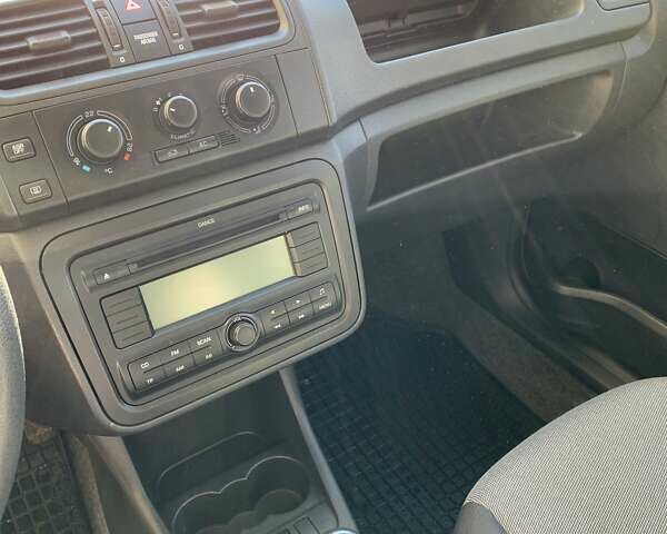 Шкода Фабия, объемом двигателя 1.2 л и пробегом 160 тыс. км за 5300 $, фото 14 на Automoto.ua