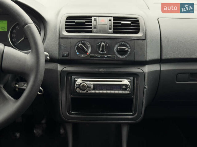 Шкода Фабія, об'ємом двигуна 1.4 л та пробігом 234 тис. км за 4250 $, фото 13 на Automoto.ua