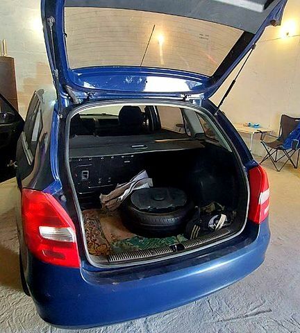 Шкода Фабия, объемом двигателя 1.2 л и пробегом 328 тыс. км за 5500 $, фото 3 на Automoto.ua