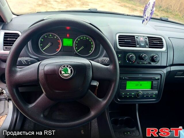 Шкода Фабія, об'ємом двигуна 1.6 л та пробігом 157 тис. км за 6450 $, фото 6 на Automoto.ua