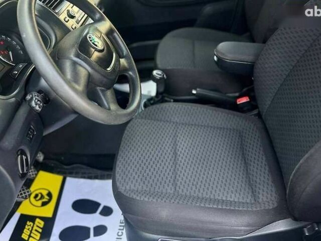 Шкода Фабия, объемом двигателя 1.2 л и пробегом 116 тыс. км за 7500 $, фото 6 на Automoto.ua