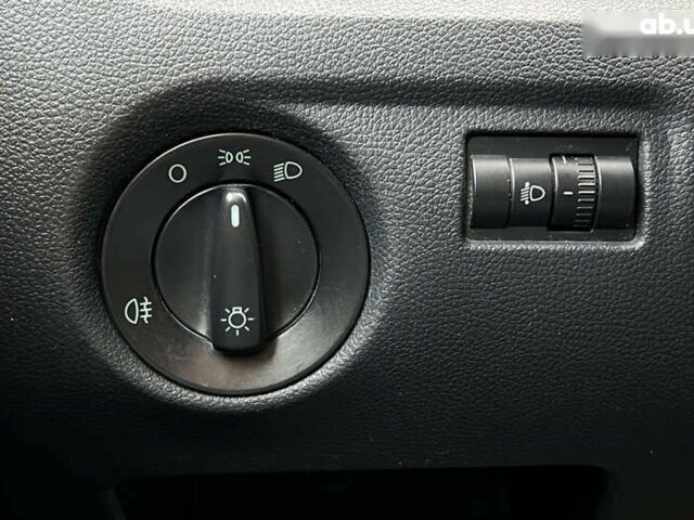 Шкода Фабія, об'ємом двигуна 1.6 л та пробігом 335 тис. км за 5550 $, фото 15 на Automoto.ua