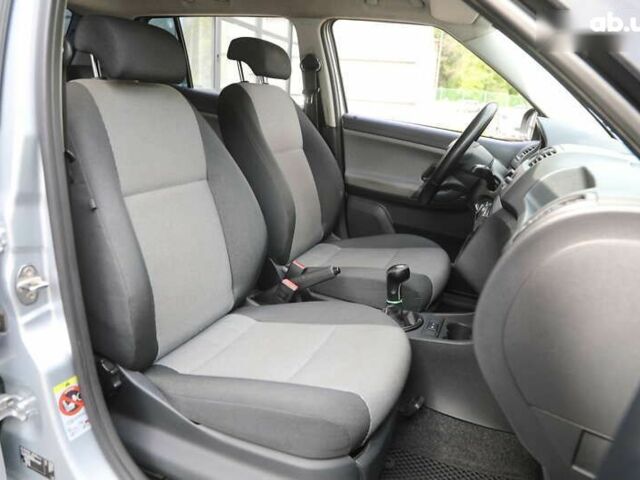 Шкода Фабія, об'ємом двигуна 1.6 л та пробігом 220 тис. км за 6600 $, фото 7 на Automoto.ua