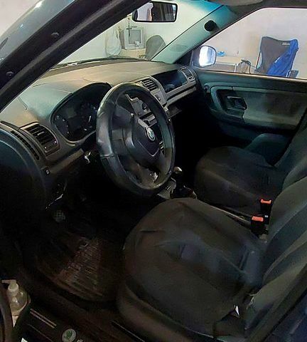 Шкода Фабия, объемом двигателя 1.2 л и пробегом 328 тыс. км за 5500 $, фото 4 на Automoto.ua