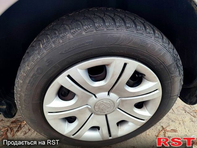 Шкода Фабія, об'ємом двигуна 1.6 л та пробігом 157 тис. км за 6450 $, фото 9 на Automoto.ua