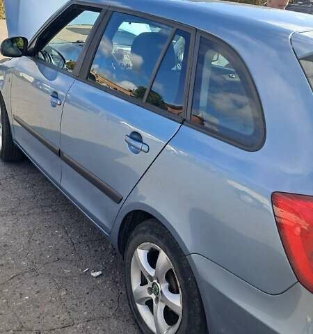 Шкода Фабия, объемом двигателя 1.2 л и пробегом 220 тыс. км за 5400 $, фото 1 на Automoto.ua