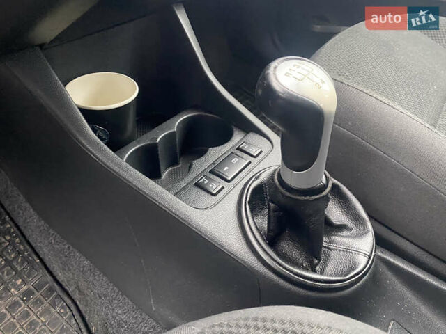 Шкода Фабія, об'ємом двигуна 1.2 л та пробігом 260 тис. км за 3500 $, фото 8 на Automoto.ua