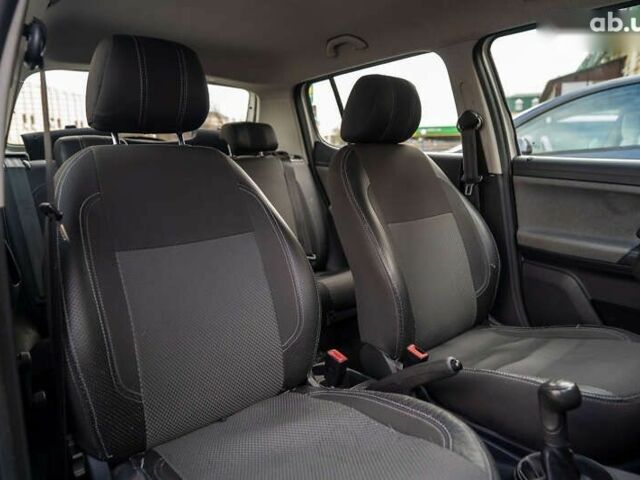 Шкода Фабія, об'ємом двигуна 1.2 л та пробігом 286 тис. км за 4300 $, фото 22 на Automoto.ua