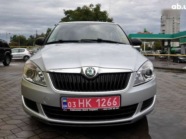 Шкода Фабия, объемом двигателя 1.2 л и пробегом 161 тыс. км за 5400 $, фото 3 на Automoto.ua