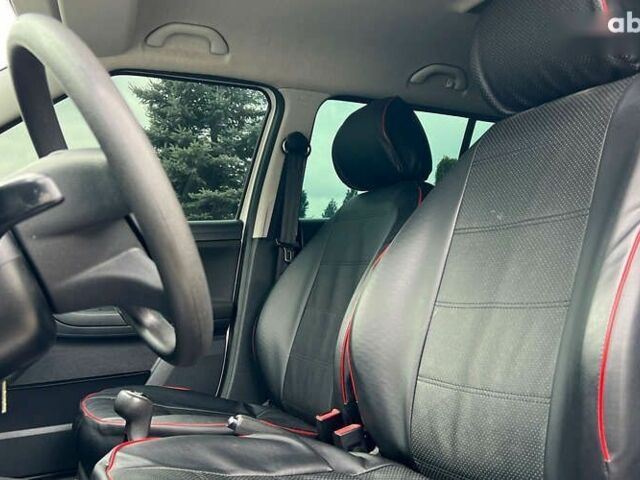 Шкода Фабия, объемом двигателя 1.2 л и пробегом 102 тыс. км за 5500 $, фото 8 на Automoto.ua