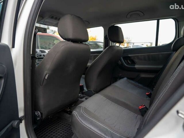 Шкода Фабія, об'ємом двигуна 1.2 л та пробігом 286 тис. км за 4300 $, фото 19 на Automoto.ua