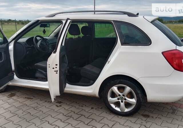 Шкода Фабия, объемом двигателя 1.2 л и пробегом 244 тыс. км за 4600 $, фото 4 на Automoto.ua
