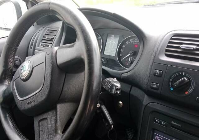 Шкода Фабия, объемом двигателя 1.2 л и пробегом 244 тыс. км за 4600 $, фото 22 на Automoto.ua