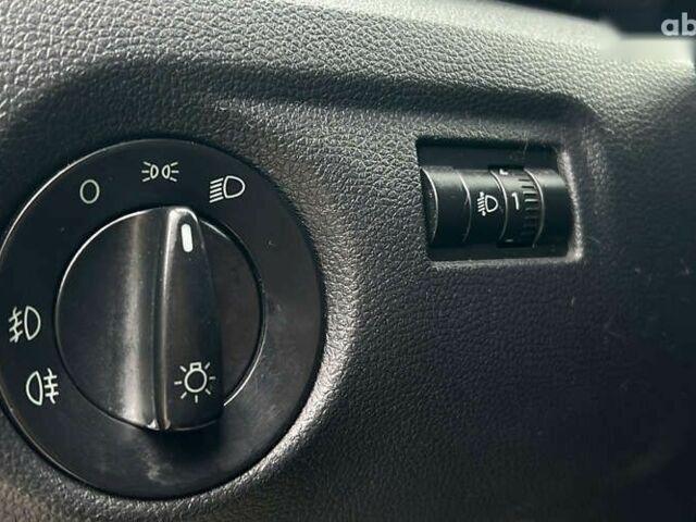 Шкода Фабия, объемом двигателя 1.2 л и пробегом 102 тыс. км за 5500 $, фото 12 на Automoto.ua