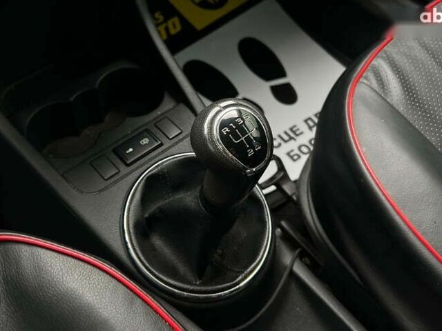 Шкода Фабия, объемом двигателя 1.2 л и пробегом 102 тыс. км за 5500 $, фото 15 на Automoto.ua