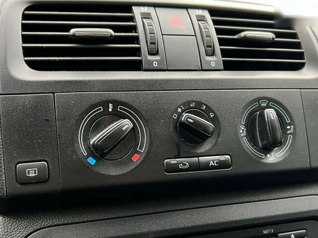 Шкода Фабия, объемом двигателя 1.2 л и пробегом 102 тыс. км за 5500 $, фото 13 на Automoto.ua